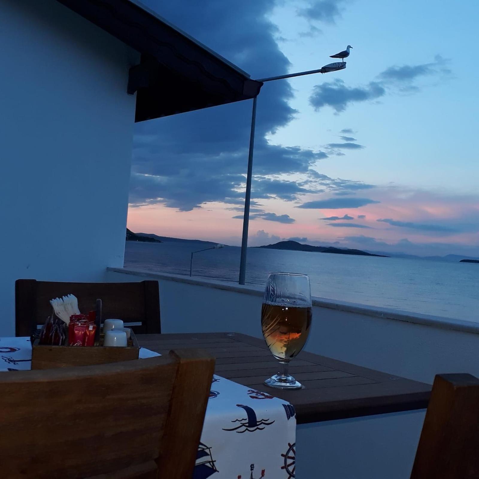 Yakamoz Otel Urla Bagian luar foto