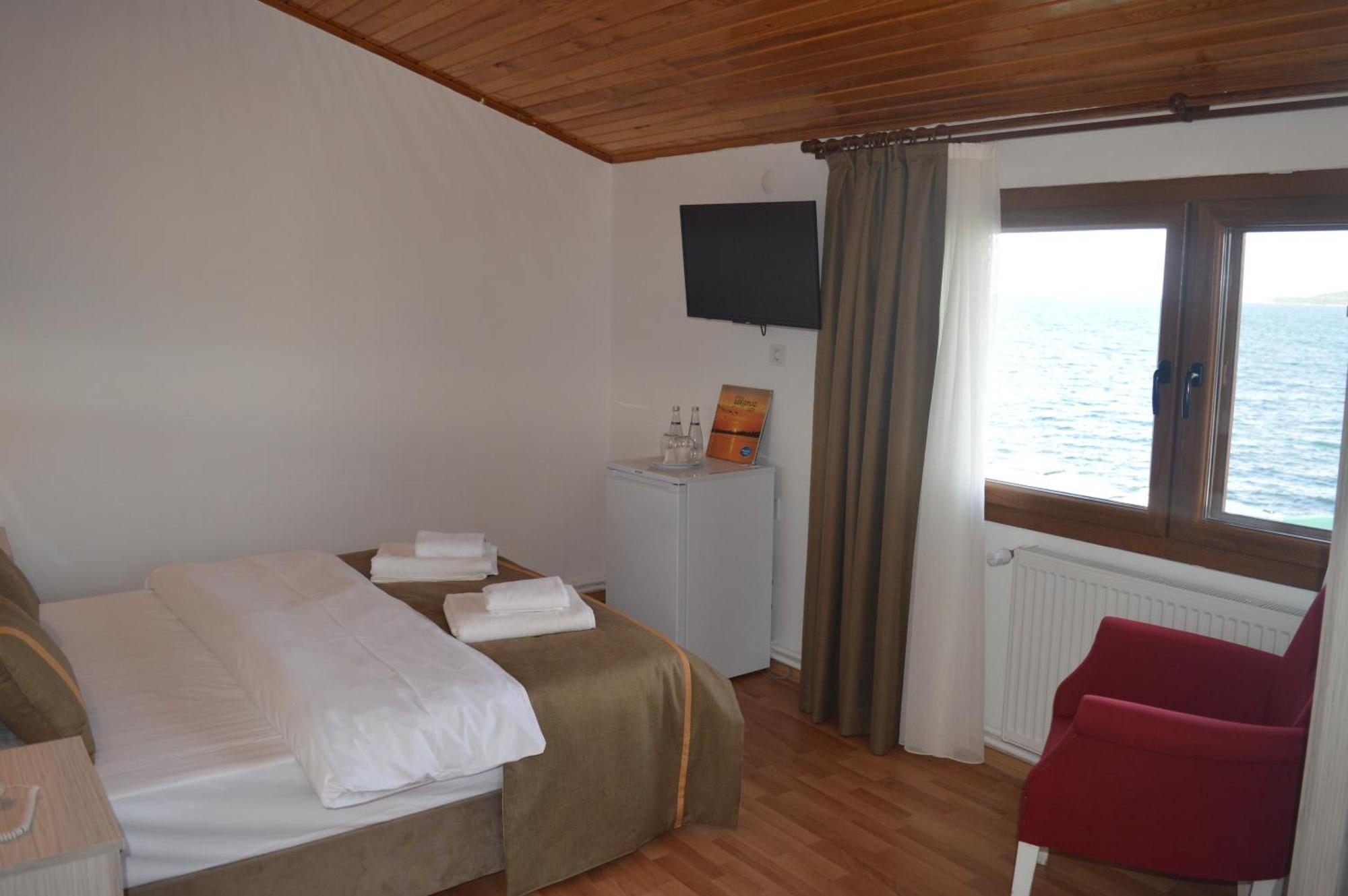 Yakamoz Otel Urla Bagian luar foto