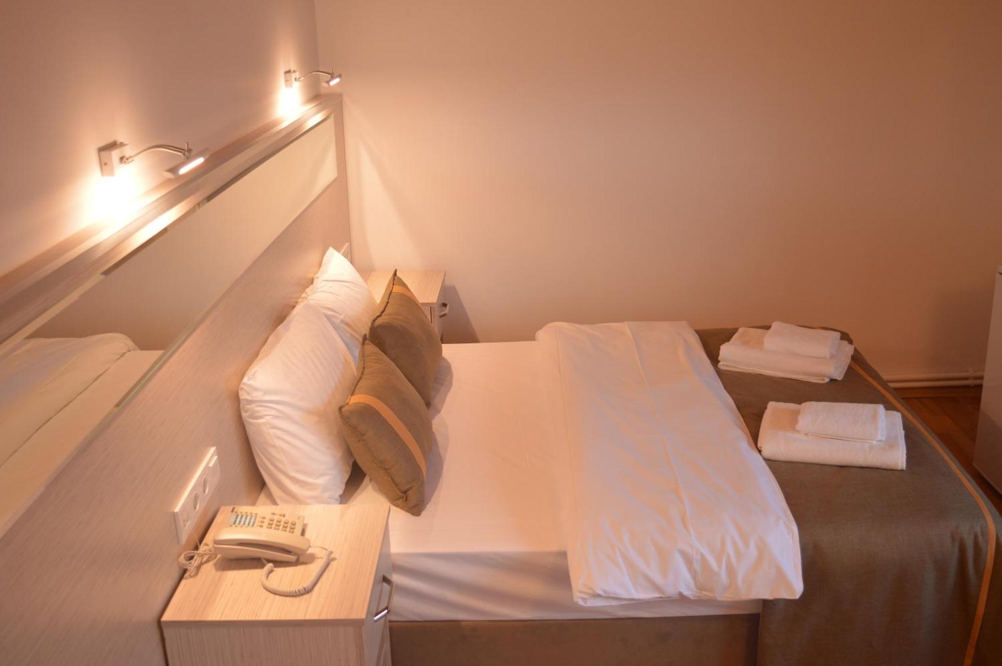 Yakamoz Otel Urla Bagian luar foto